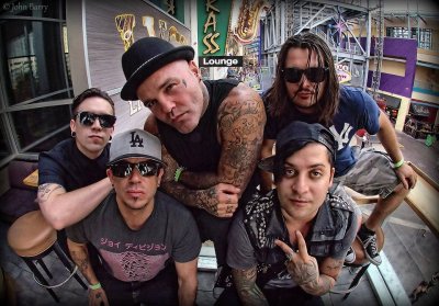 Crazy Town определились с выходом релизов